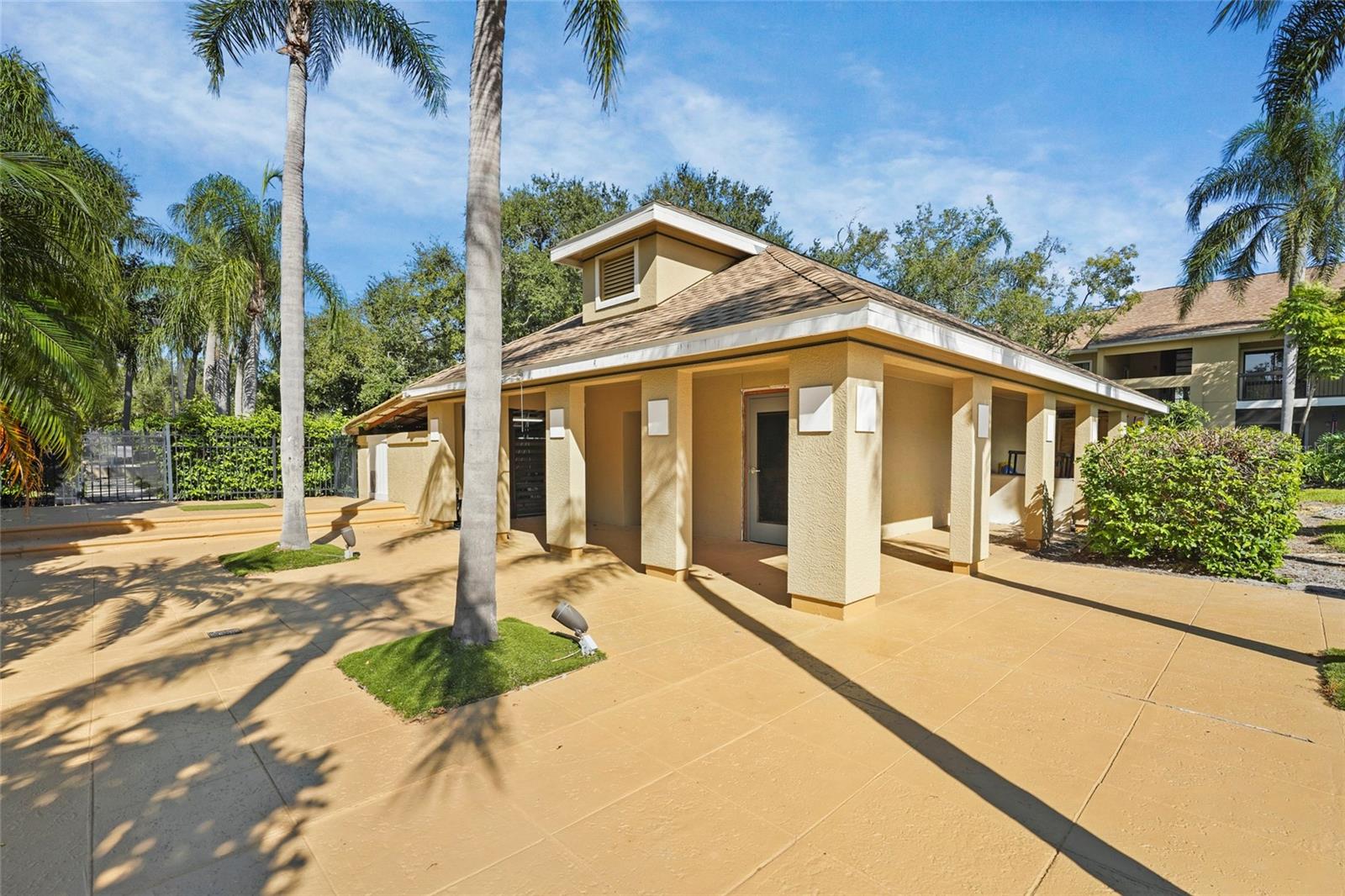VINTAGE GRAND - Residential Lease