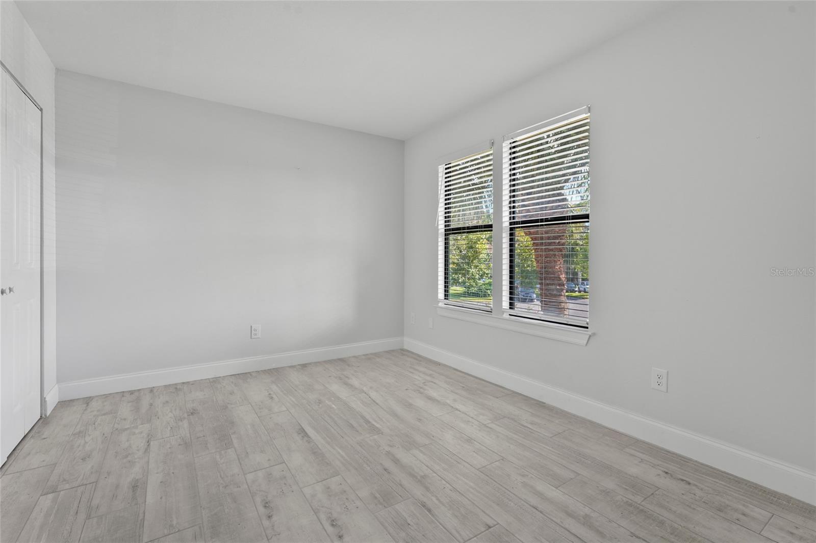 VINTAGE GRAND - Residential Lease