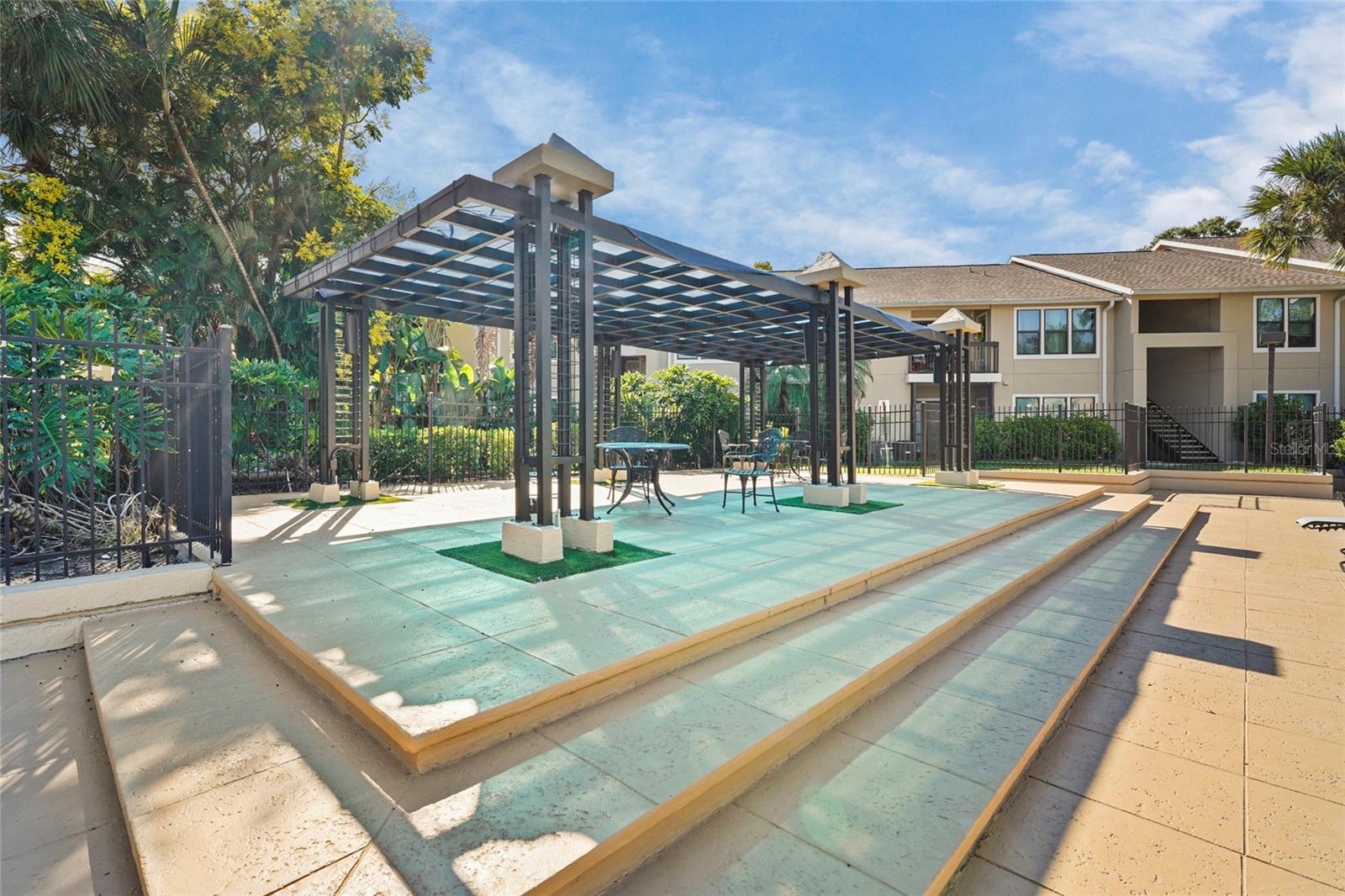 VINTAGE GRAND - Residential Lease