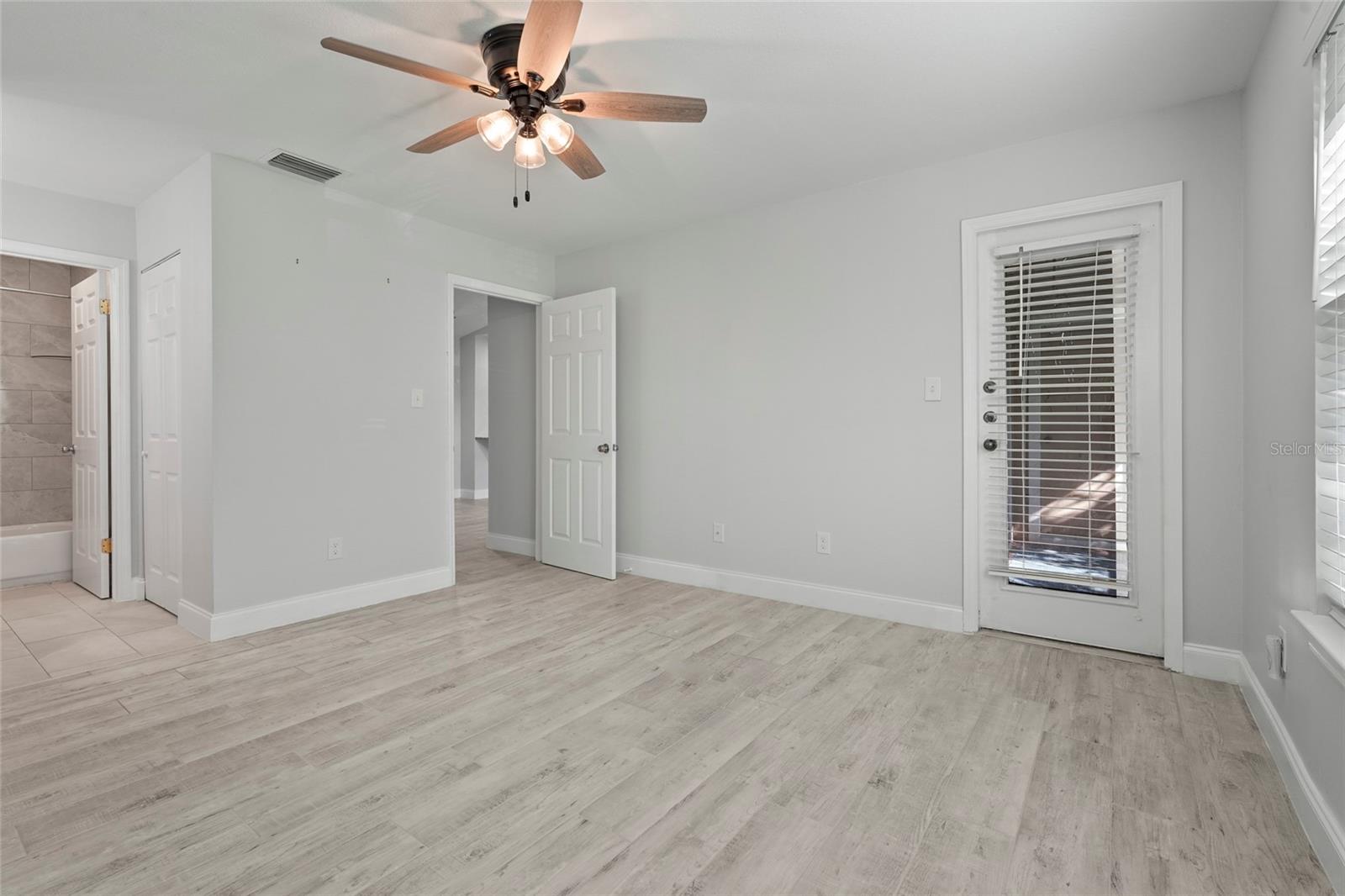 VINTAGE GRAND - Residential Lease