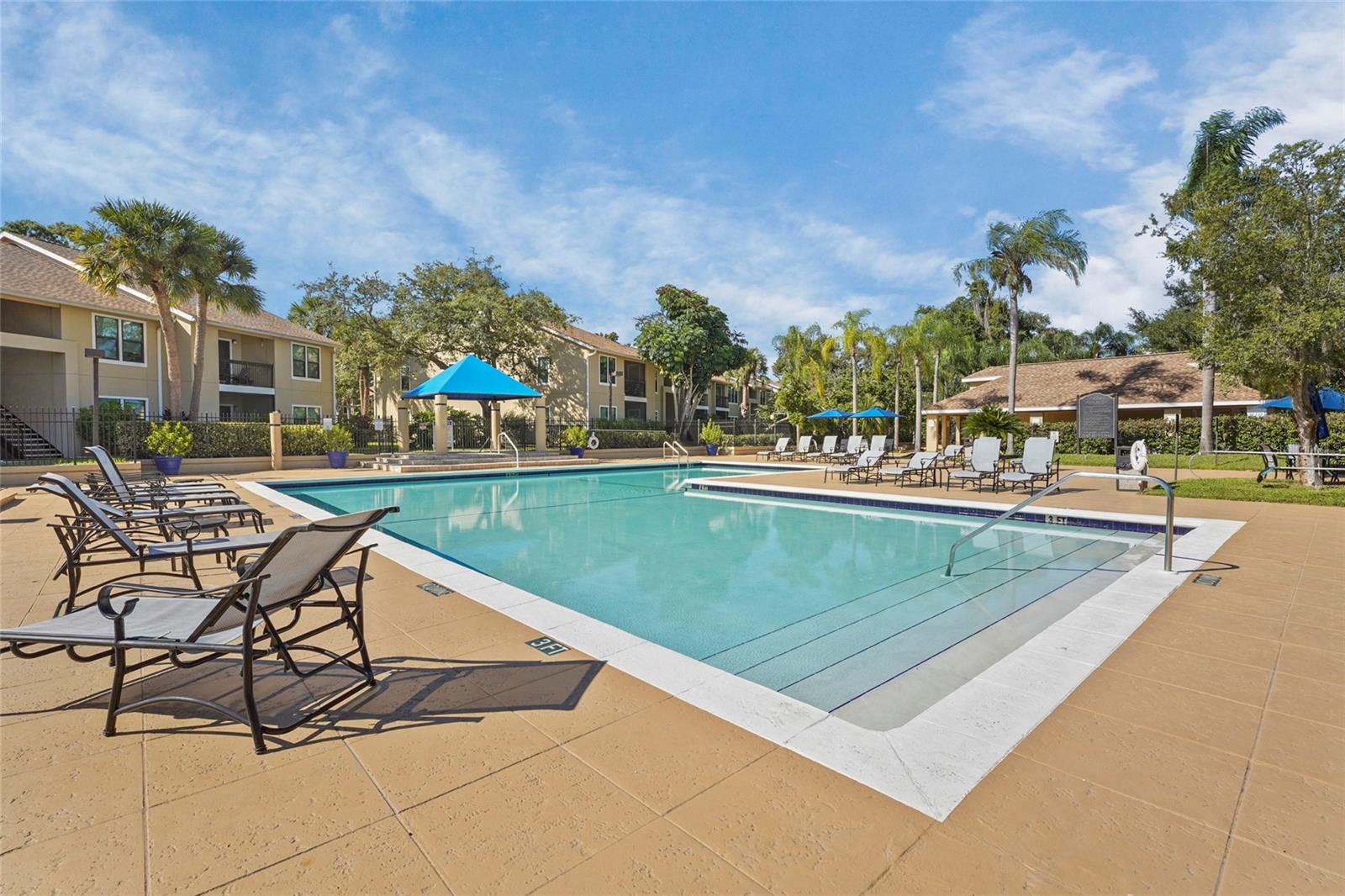 VINTAGE GRAND - Residential Lease