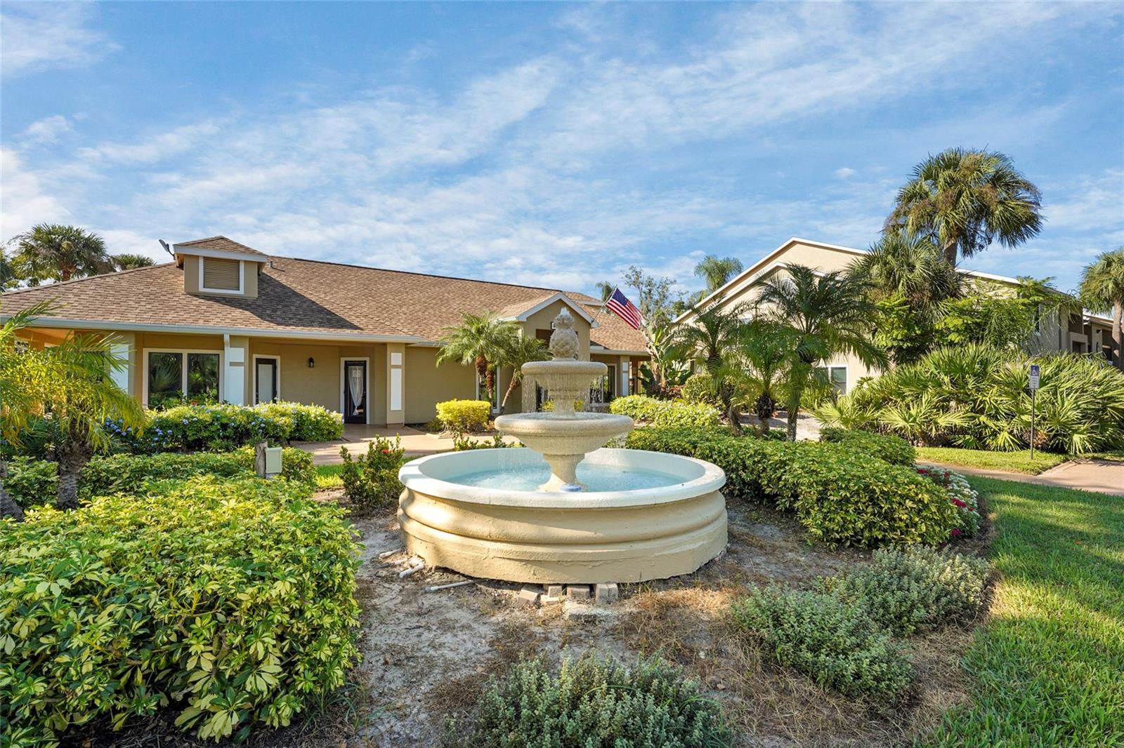 VINTAGE GRAND - Residential Lease