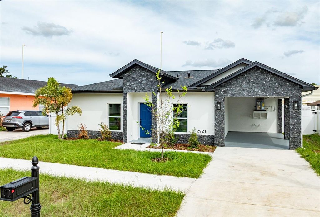 Photo of 2921 W La Salle Street, Tampa, FL 33607 (MLS # TB8431024)