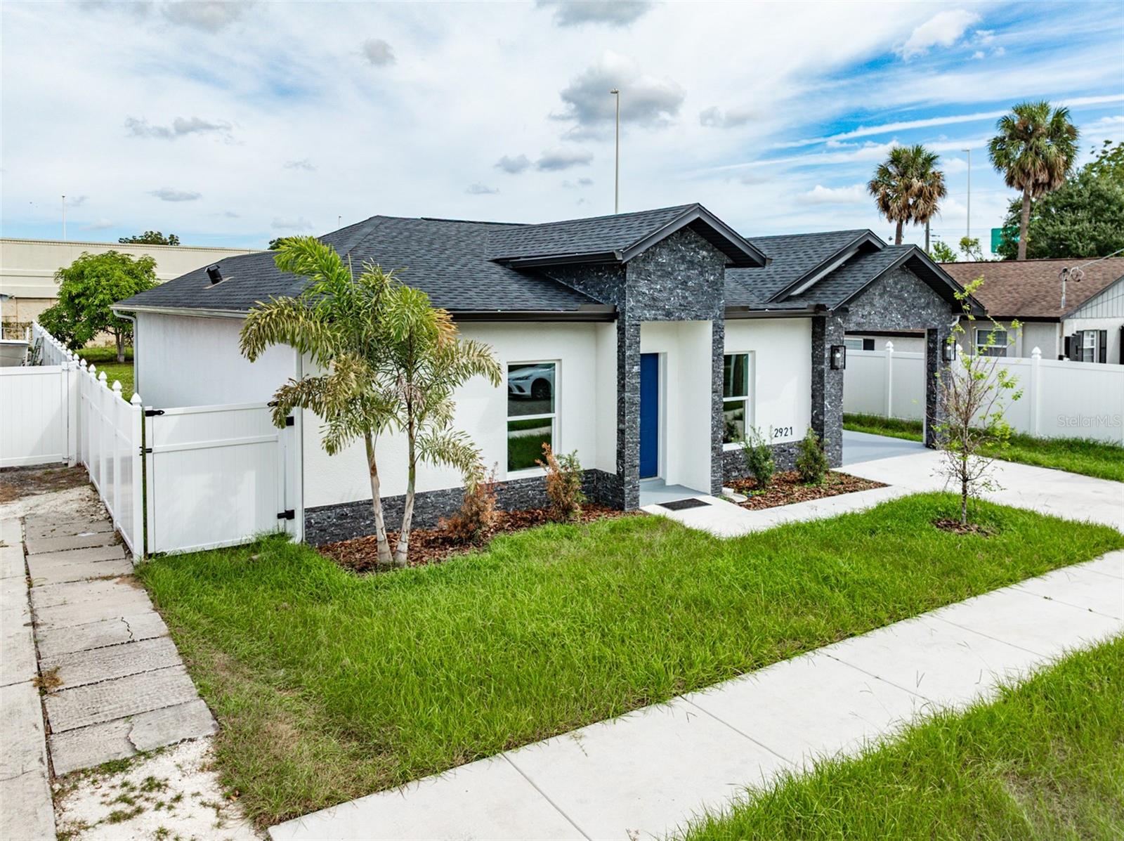 2921 W LA SALLE STREET