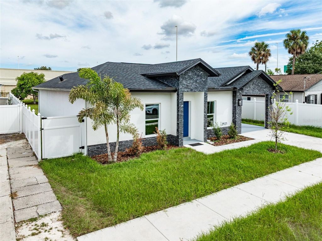 Photo of 2921 W La Salle Street, Tampa, FL 33607 (MLS # TB8431024)