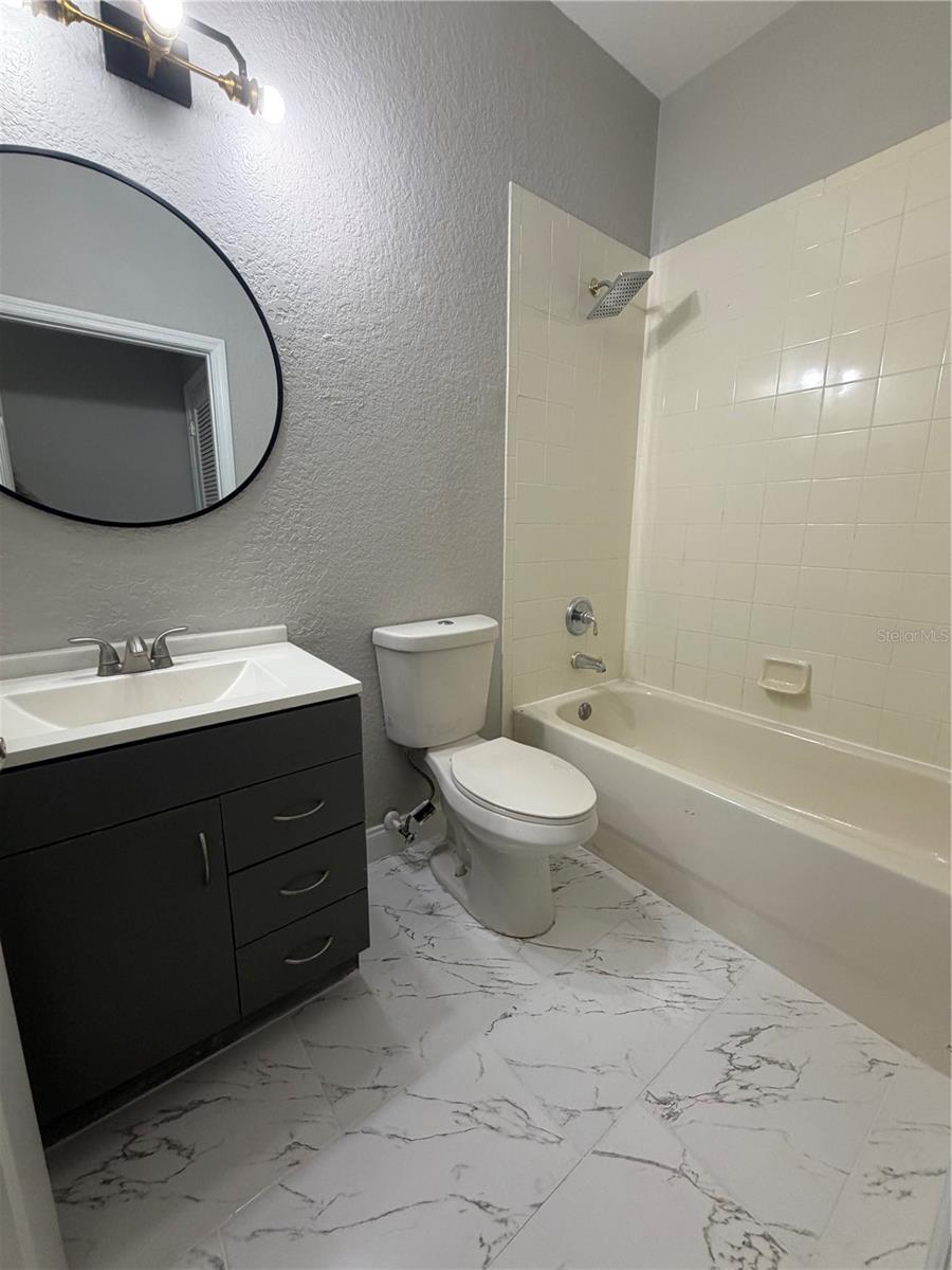 FLORA RIDGE CONDO PH 8 BLDG 11 - Residential