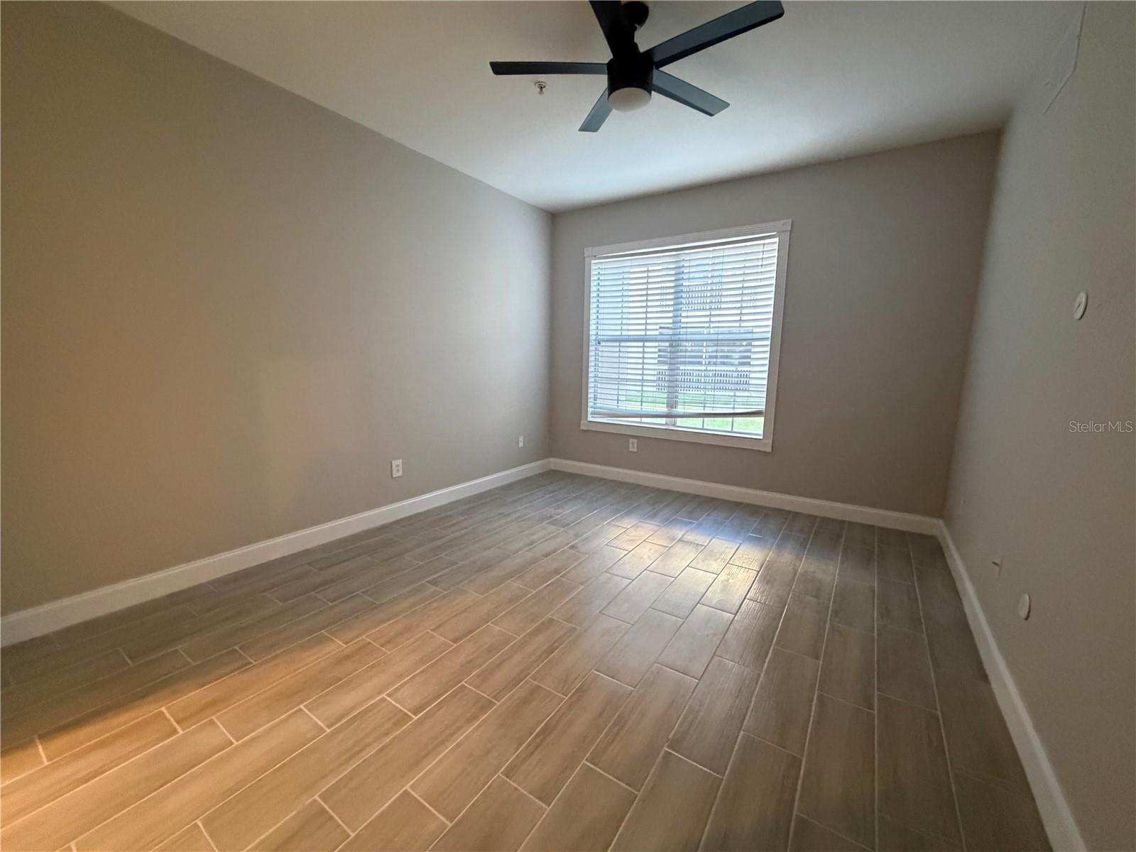 FLORA RIDGE CONDO PH 8 BLDG 11 - Residential