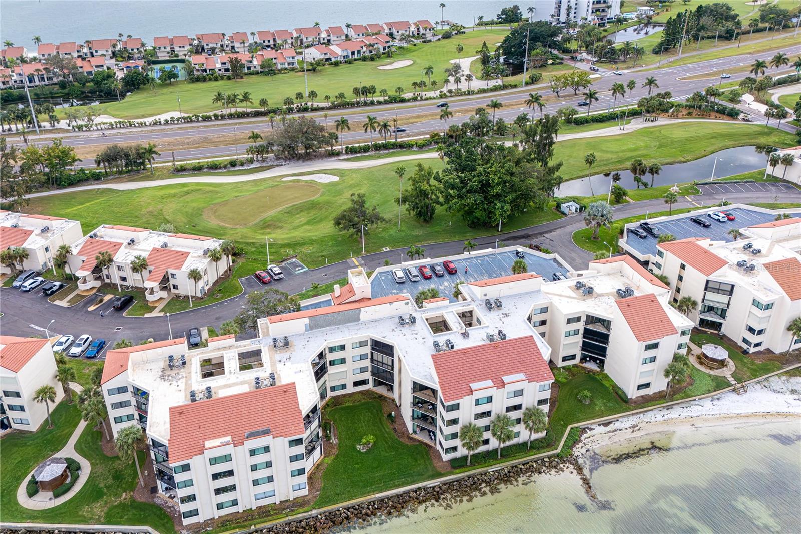 LA PUERTA DEL SOL CONDO - Residential