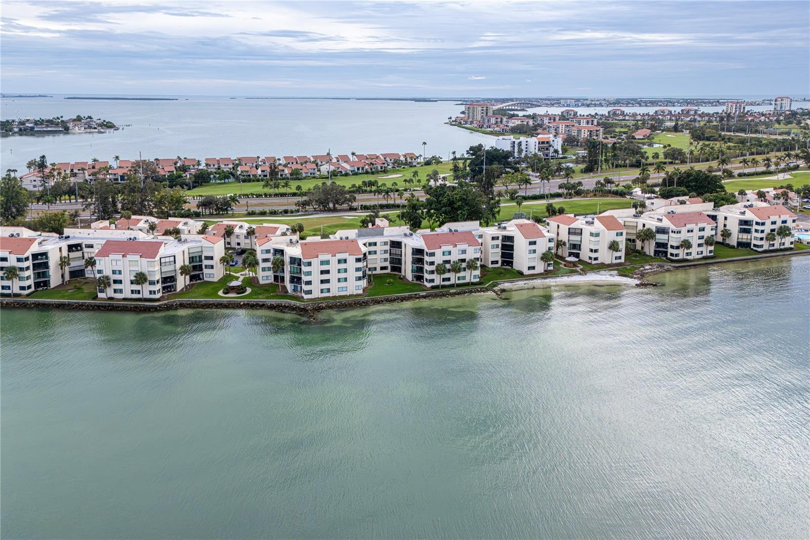 LA PUERTA DEL SOL CONDO - Residential