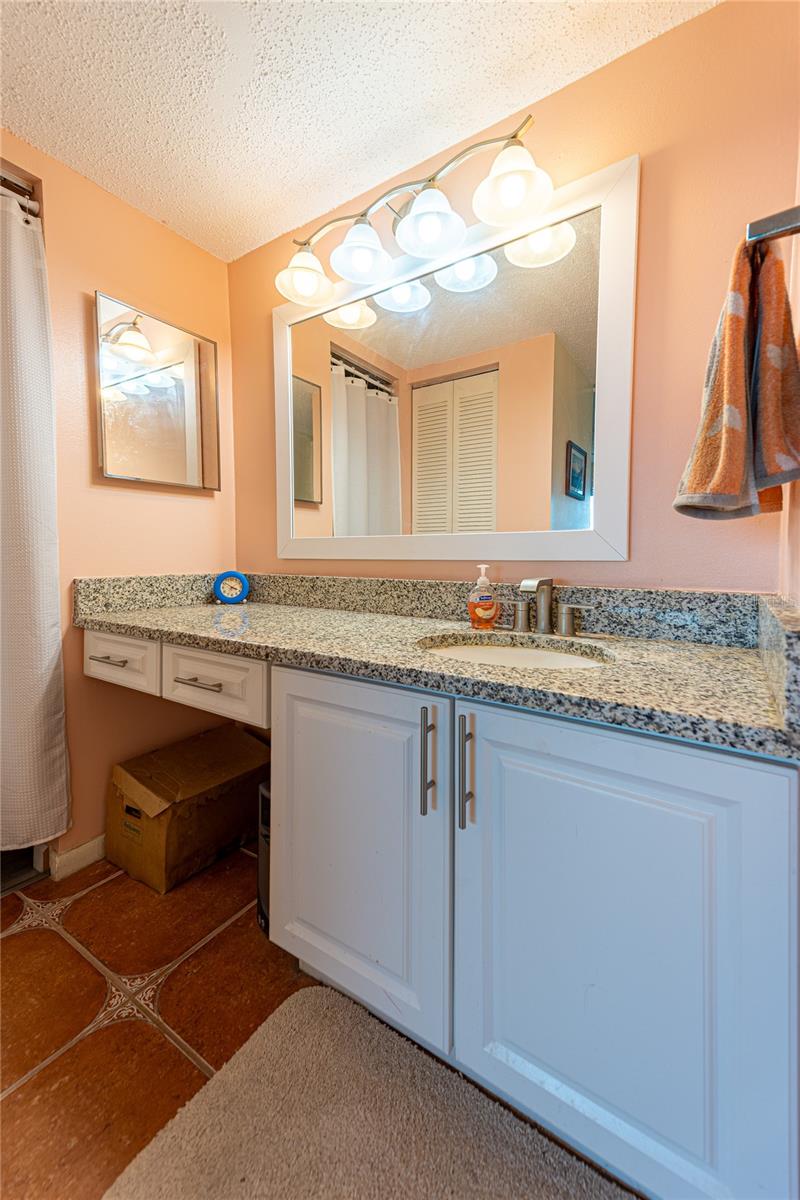 LA PUERTA DEL SOL CONDO - Residential