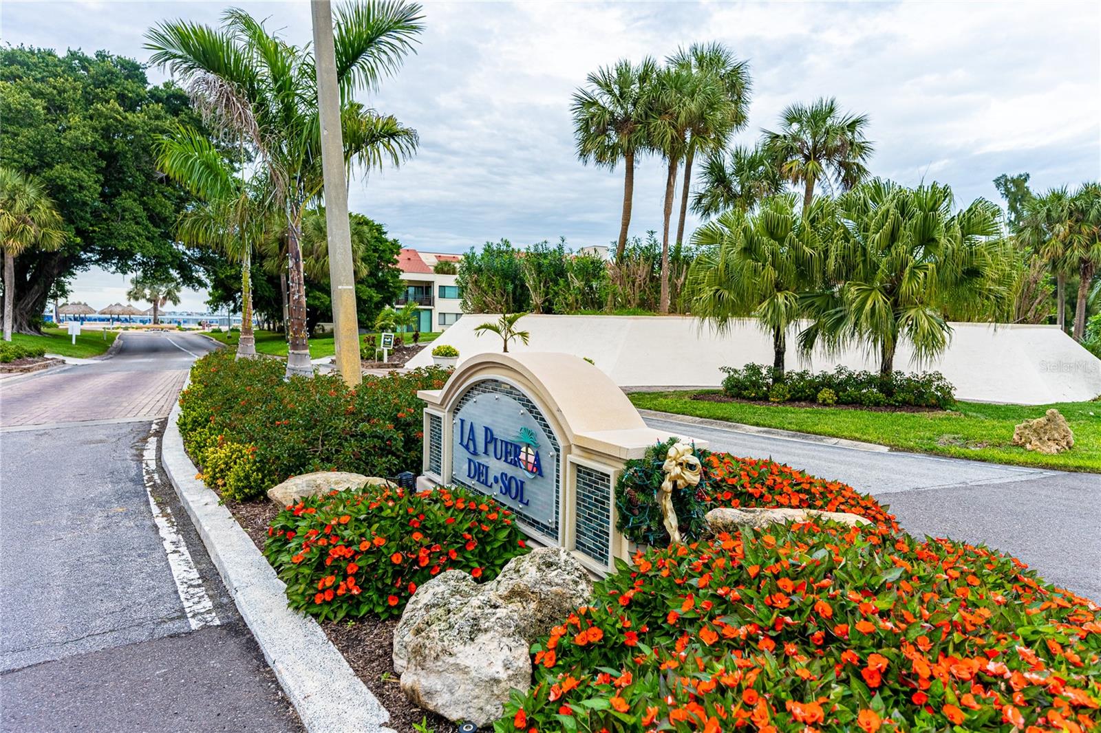 LA PUERTA DEL SOL CONDO - Residential