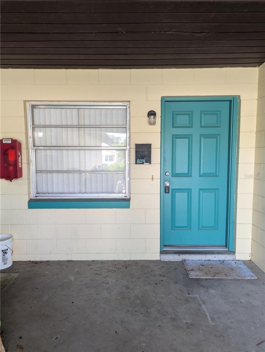 Photo of 824 N Saint Clair Abrams Avenue, Tavares, FL 32778 (MLS # G5115668)
