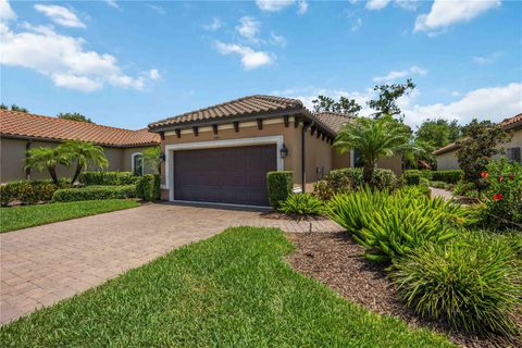 Photo of 5565 Sentiero Drive, Nokomis, FL 34275 (MLS # N6144370)
