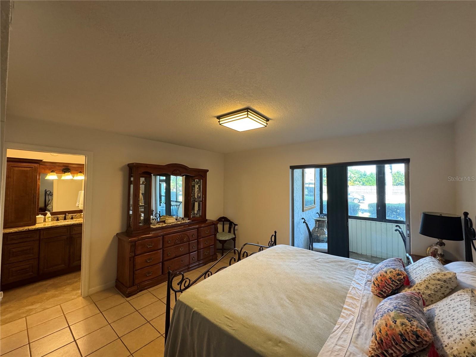 LAKESIDE VILLAGE CONDO I - Residential