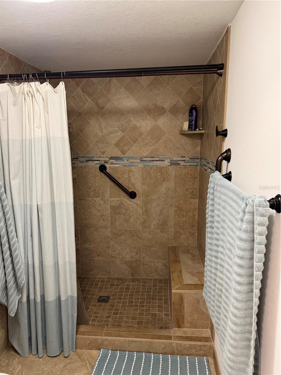 LAKESIDE VILLAGE CONDO I - Residential