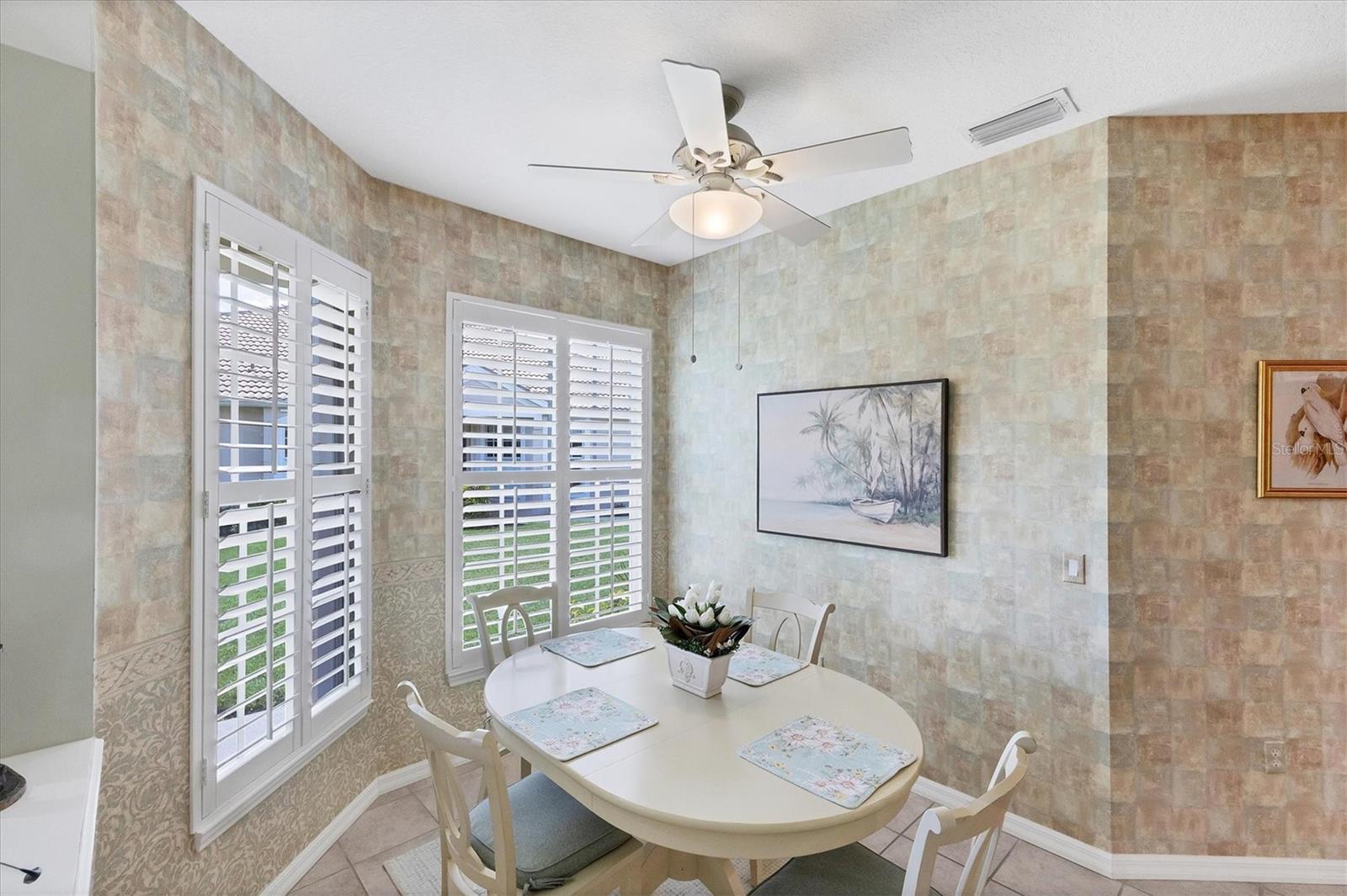 PELICAN POINTE GOLF & COUNTRY CLUB - Residential