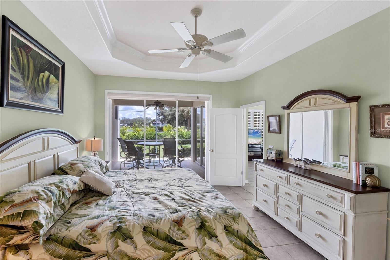 PELICAN POINTE GOLF & COUNTRY CLUB - Residential