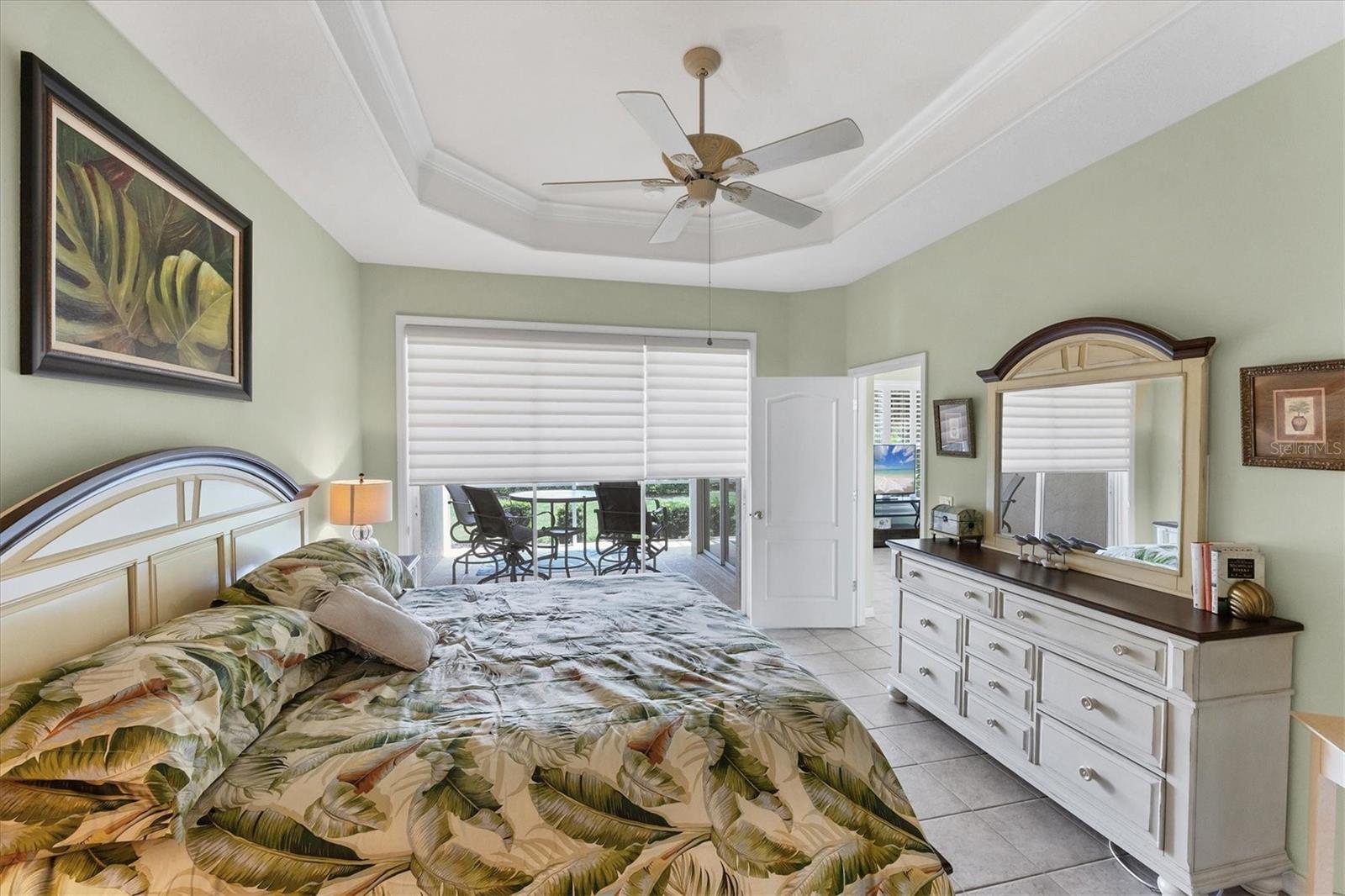 PELICAN POINTE GOLF & COUNTRY CLUB - Residential