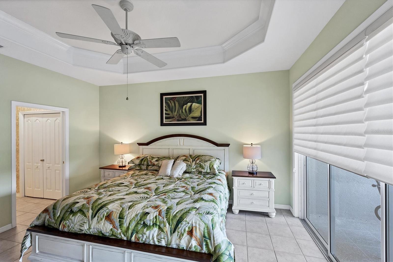 PELICAN POINTE GOLF & COUNTRY CLUB - Residential