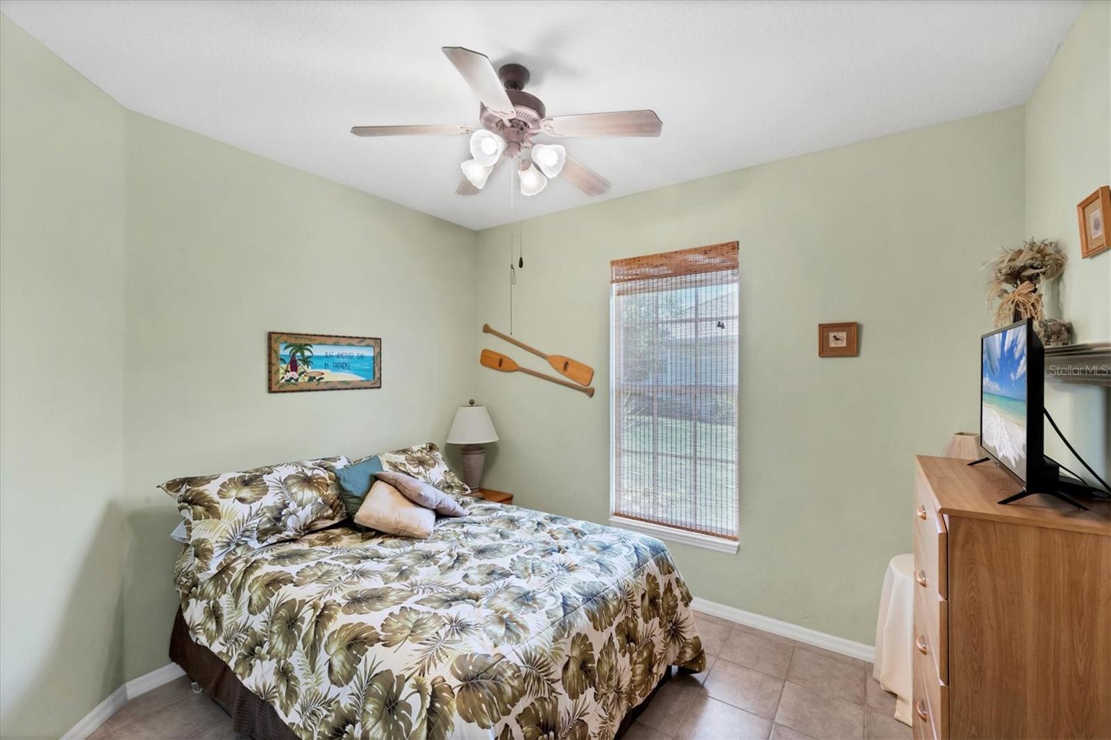 PELICAN POINTE GOLF & COUNTRY CLUB - Residential