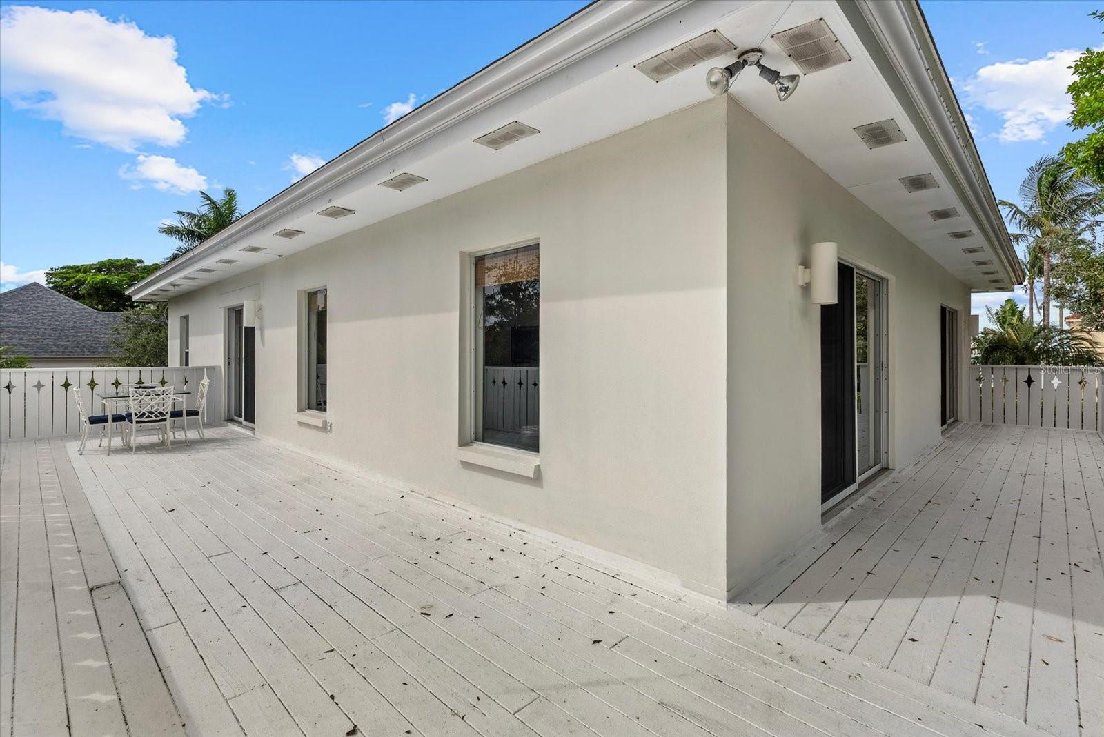 BAY ISLAND - Residential