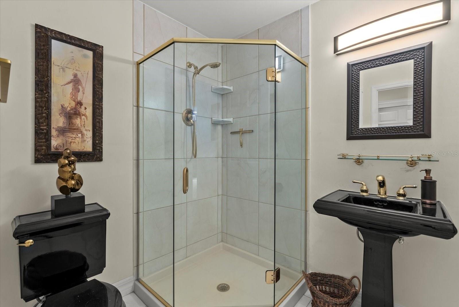 BAY ISLAND - Residential