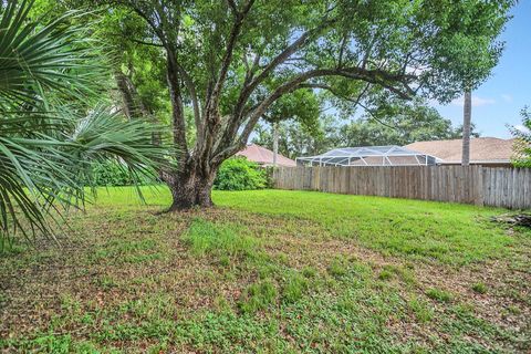 A home in VALRICO