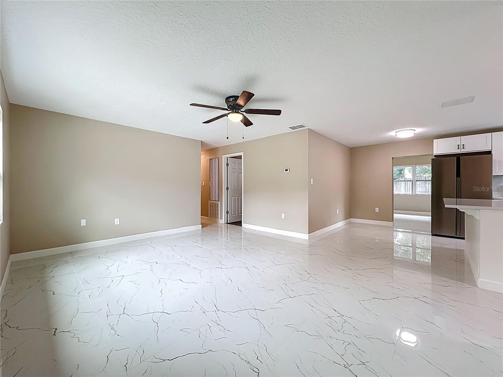 3033 SUTTON DR