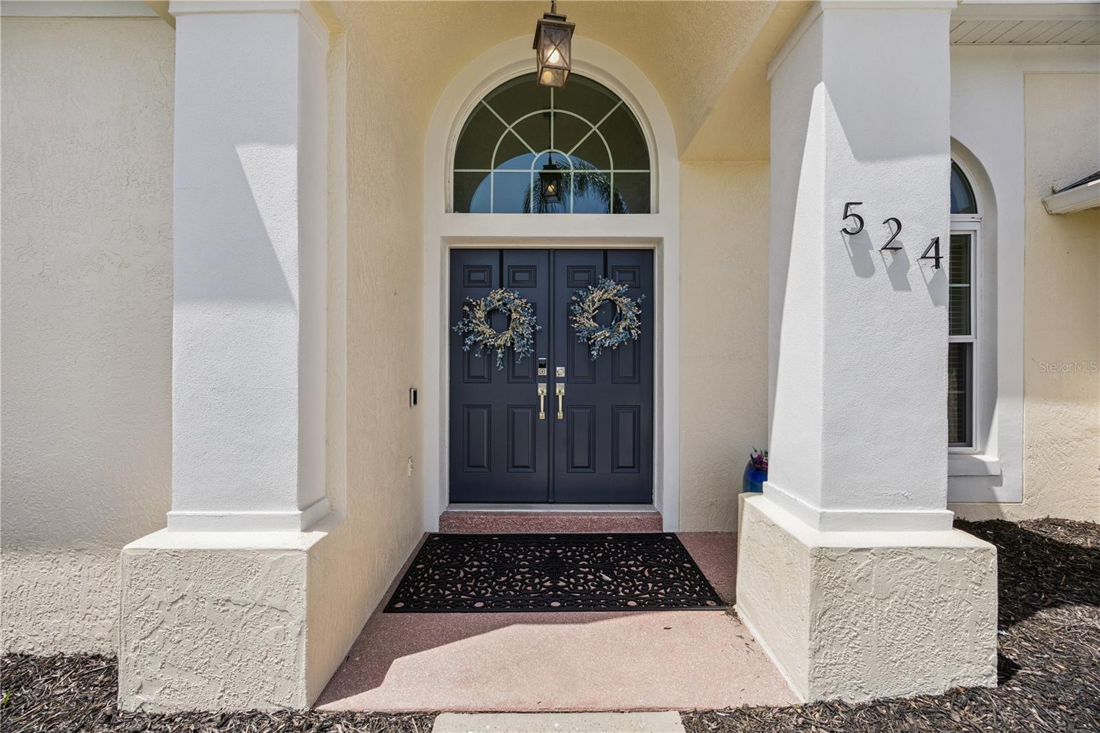 524 LAKEHAVEN CIRCLE