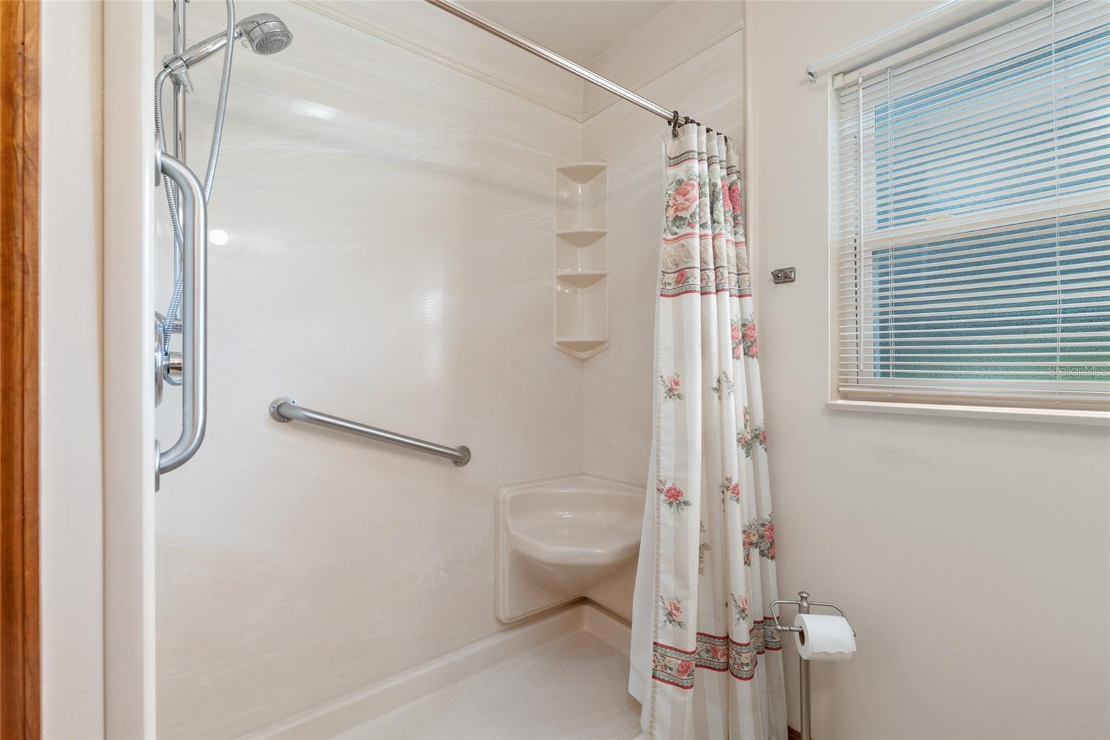 COLLEGE PARK - Residential