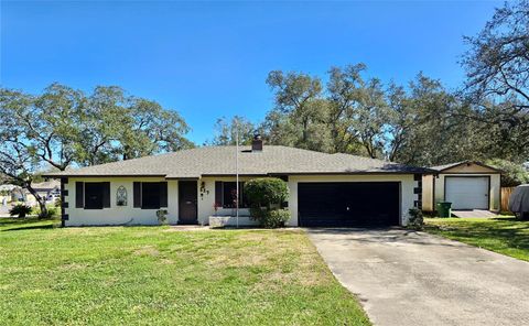 Photo of 527 Leland Drive, Deltona, FL 32725 (MLS # O6292832)