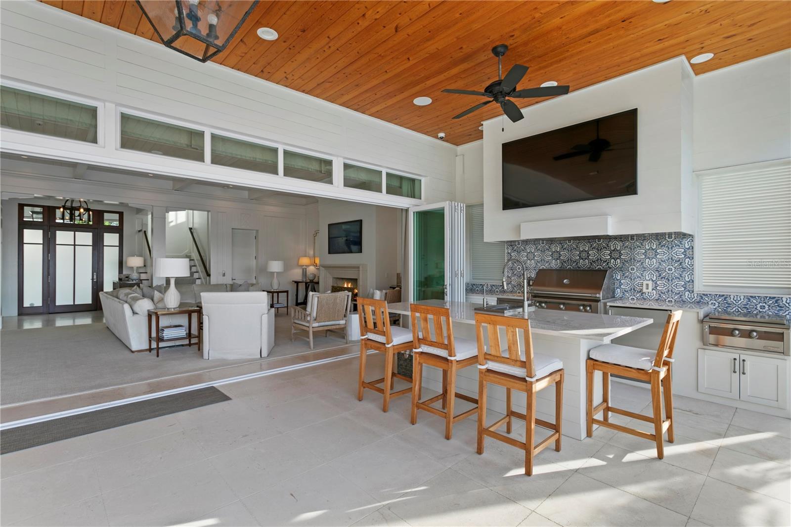 DAVIS ISLANDS PB10 PG52 TO 57 - Residential