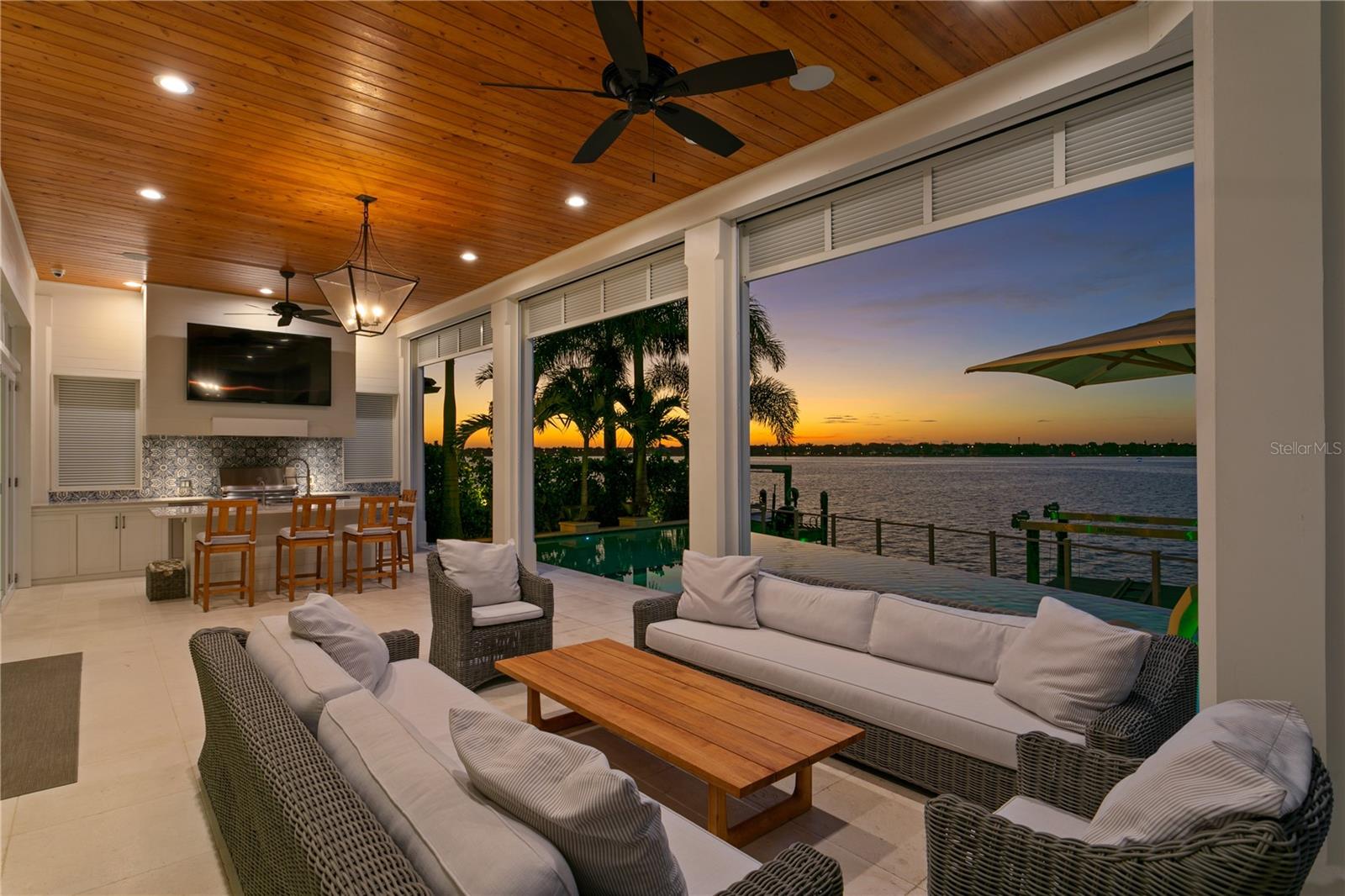DAVIS ISLANDS PB10 PG52 TO 57 - Residential