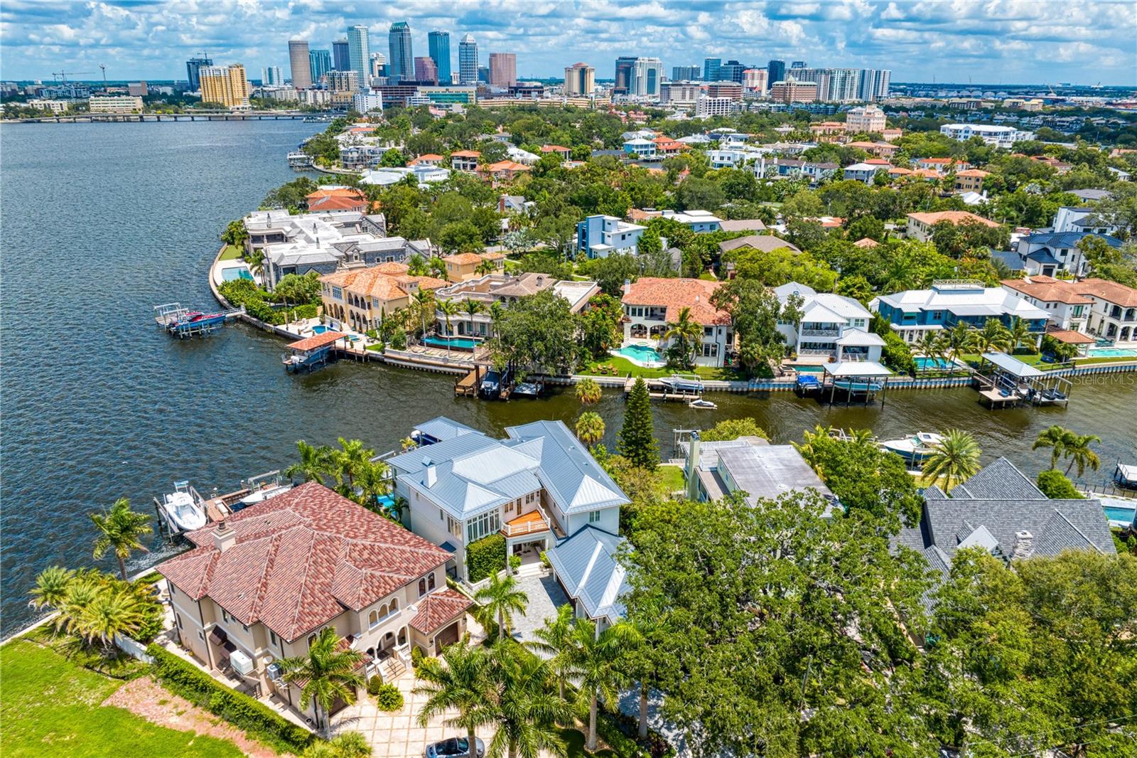 DAVIS ISLANDS PB10 PG52 TO 57 - Residential