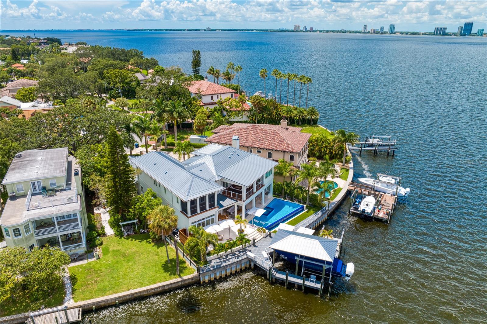DAVIS ISLANDS PB10 PG52 TO 57 - Residential