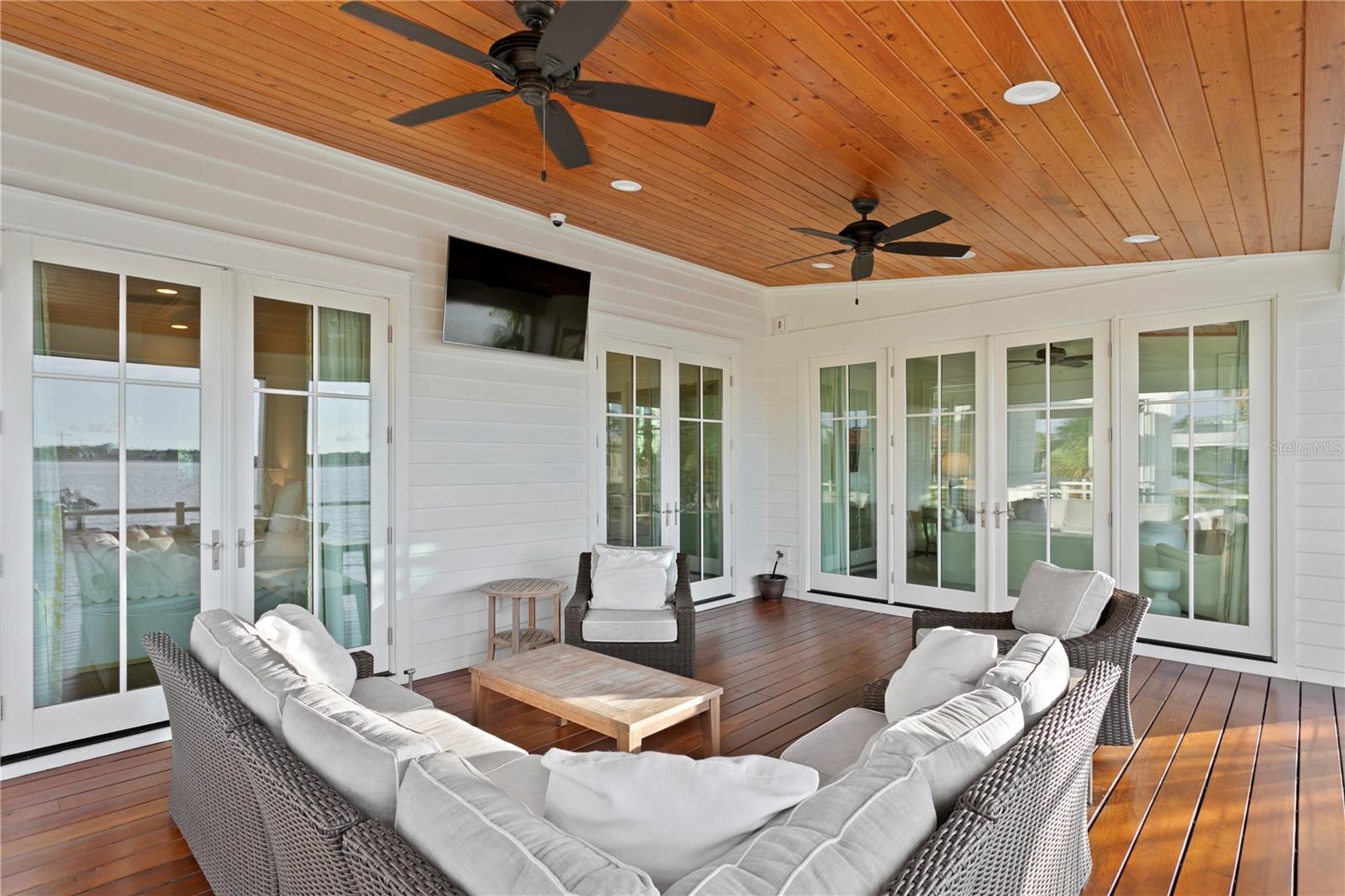 DAVIS ISLANDS PB10 PG52 TO 57 - Residential