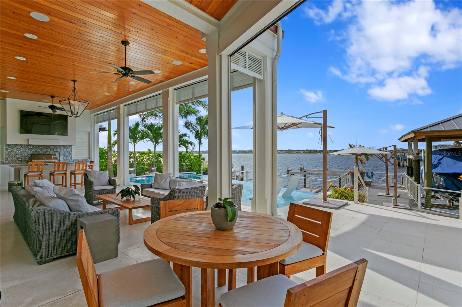DAVIS ISLANDS PB10 PG52 TO 57 - Residential