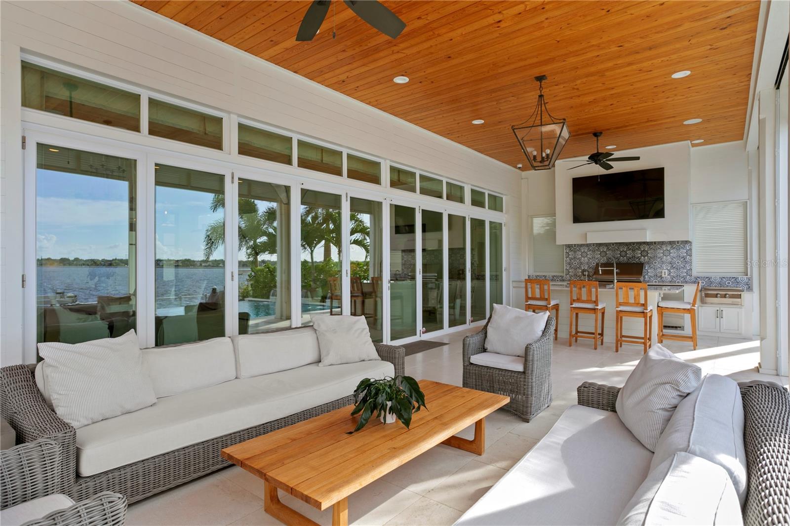 DAVIS ISLANDS PB10 PG52 TO 57 - Residential