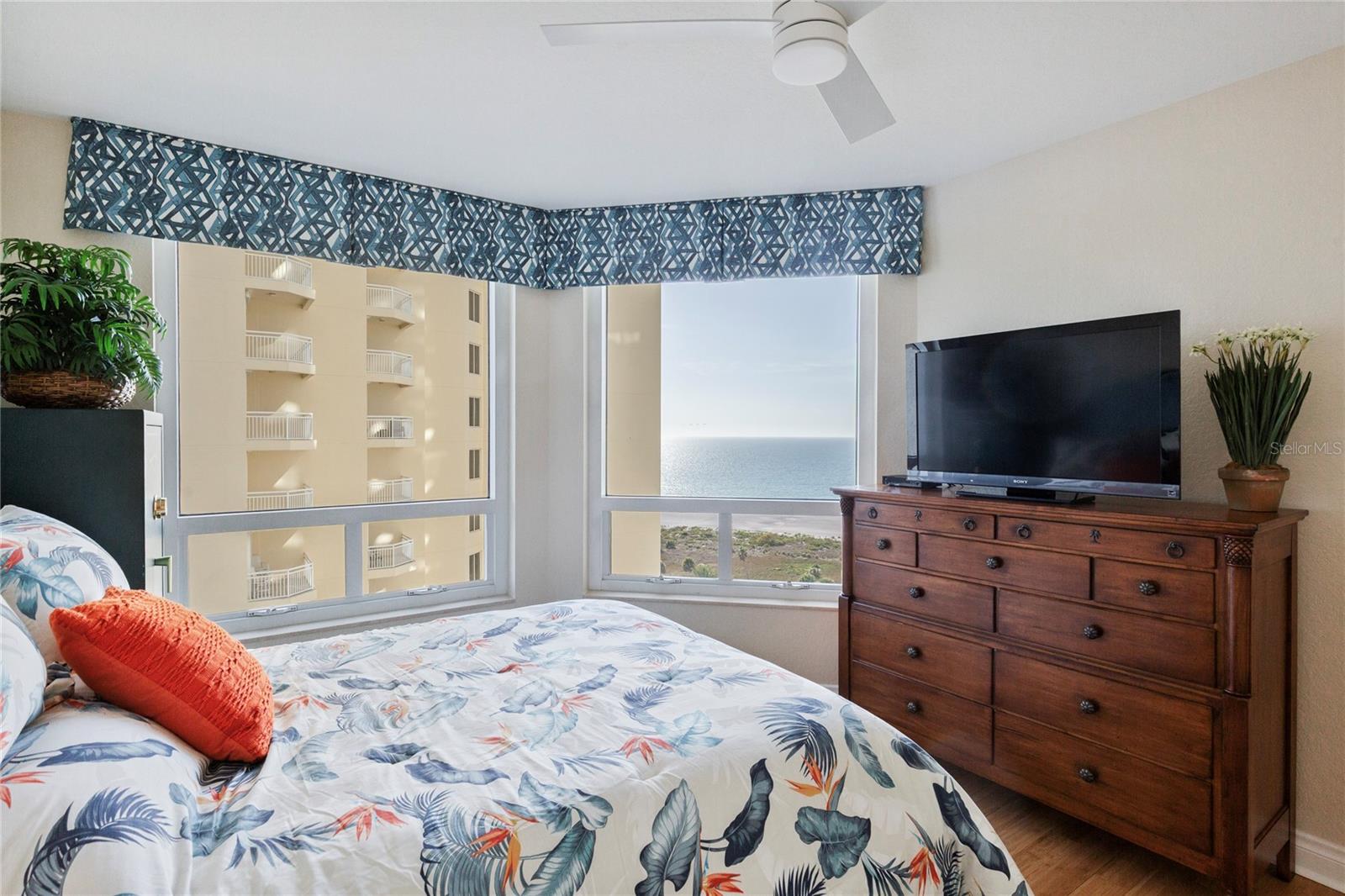 GRANDE ON SAND KEY - Residential