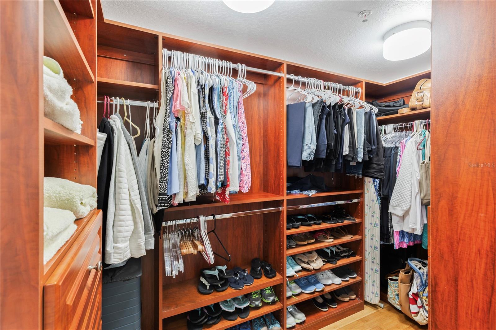 GRANDE ON SAND KEY - Residential