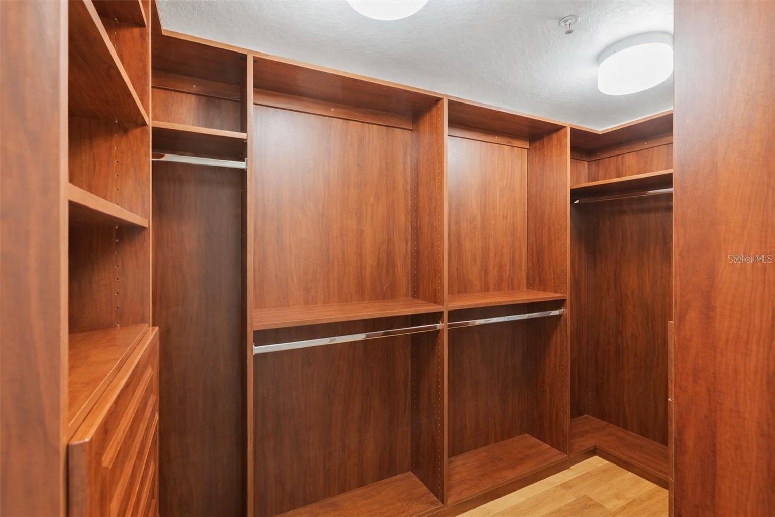 GRANDE ON SAND KEY - Residential