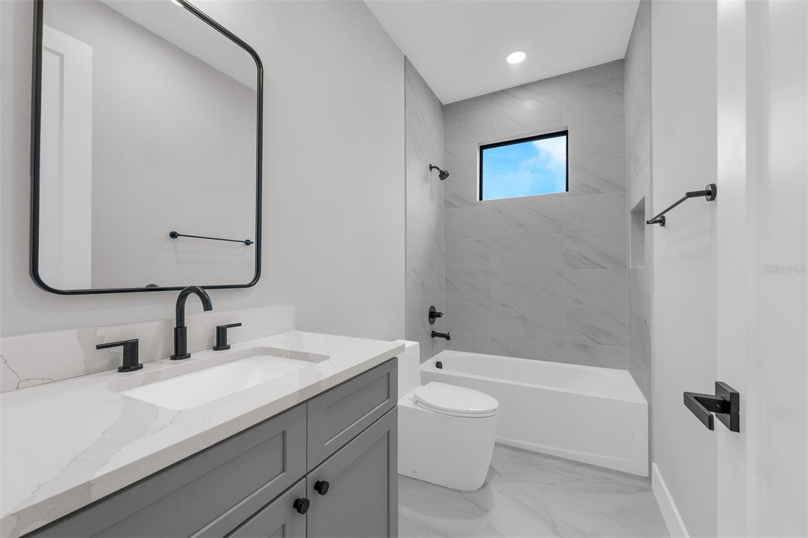 LAKE OLIVE HEIGHTS - Residential