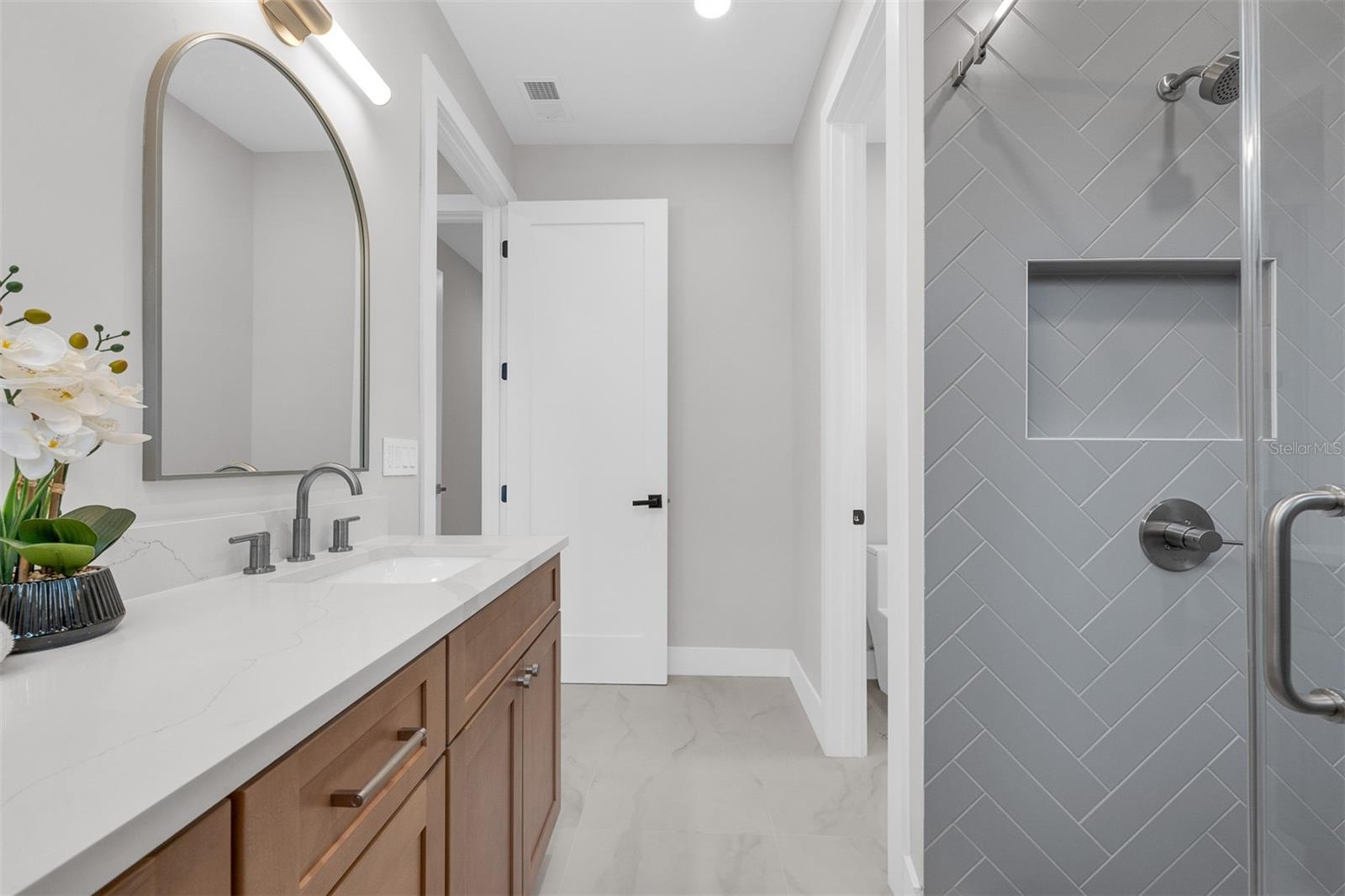 LAKE OLIVE HEIGHTS - Residential