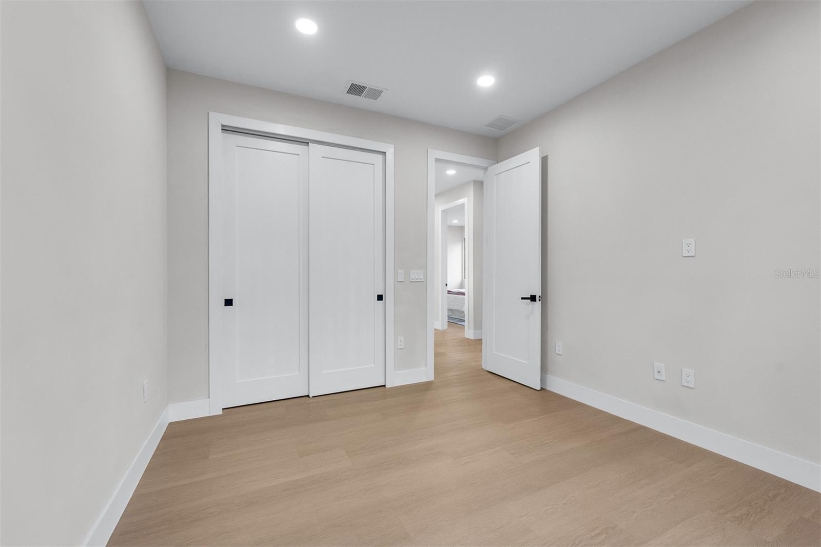 LAKE OLIVE HEIGHTS - Residential