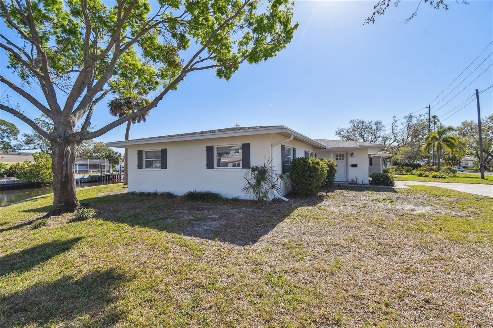 5167 VENETIAN BOULEVARD NE