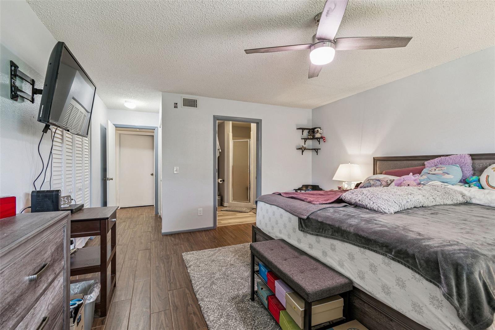 ON TOP OF THE WORLD UNIT 87 CONDO - Residential