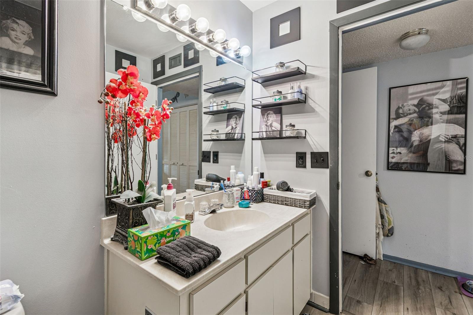 ON TOP OF THE WORLD UNIT 87 CONDO - Residential