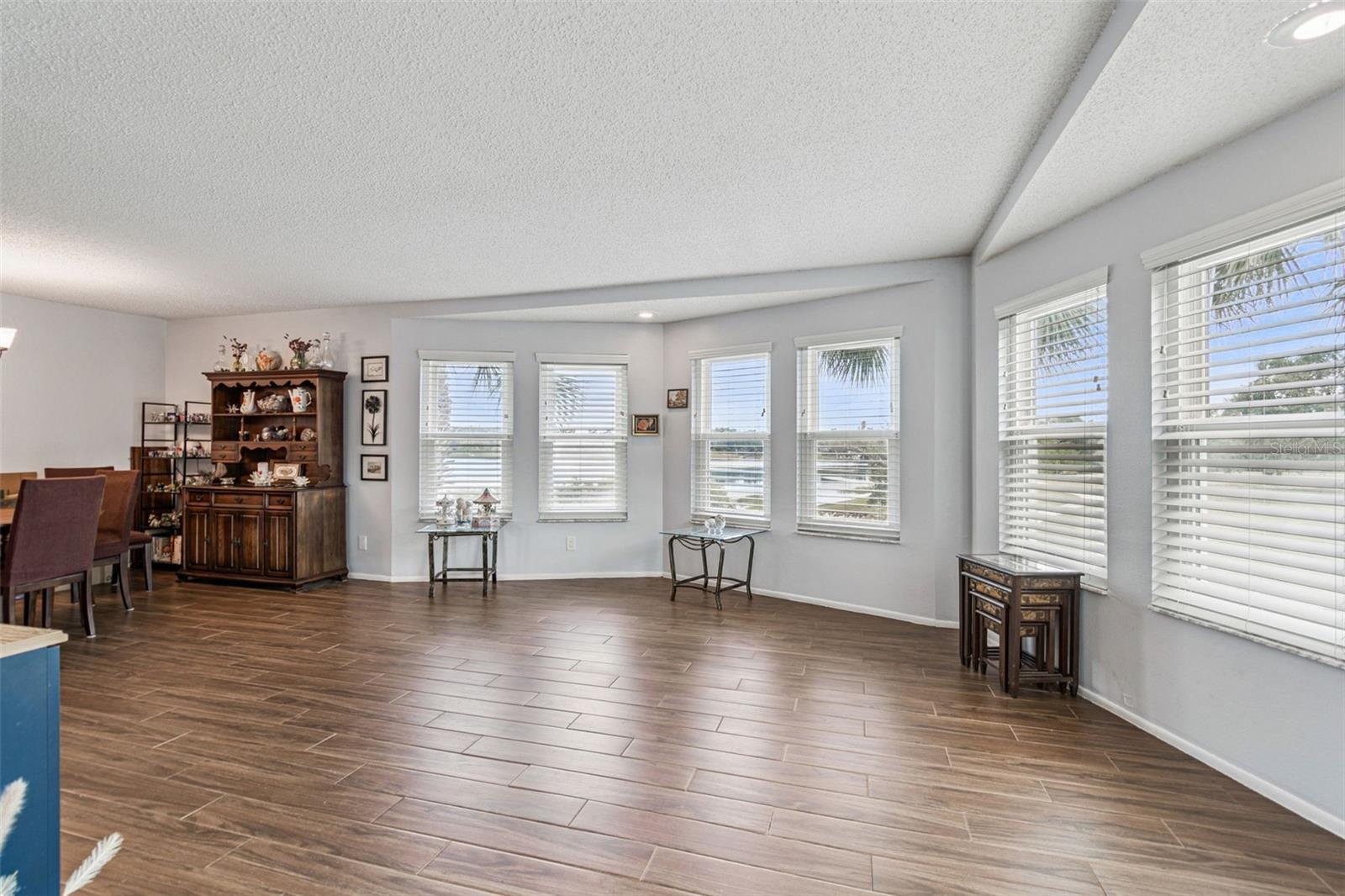 ON TOP OF THE WORLD UNIT 87 CONDO - Residential