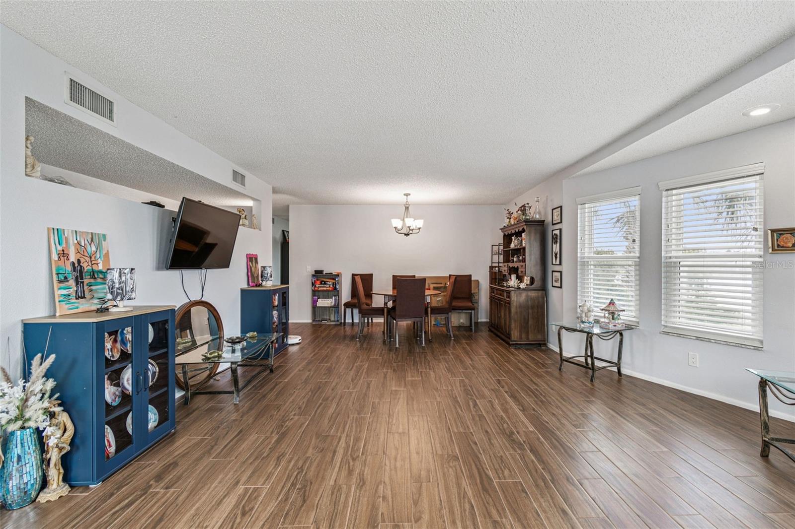 ON TOP OF THE WORLD UNIT 87 CONDO - Residential