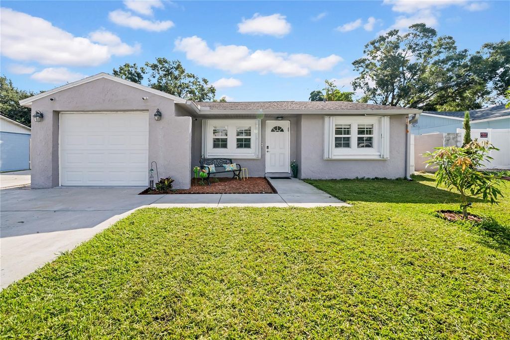Photo of 1352 Foxwood Drive, Lutz, FL 33549 (MLS # O6340926)